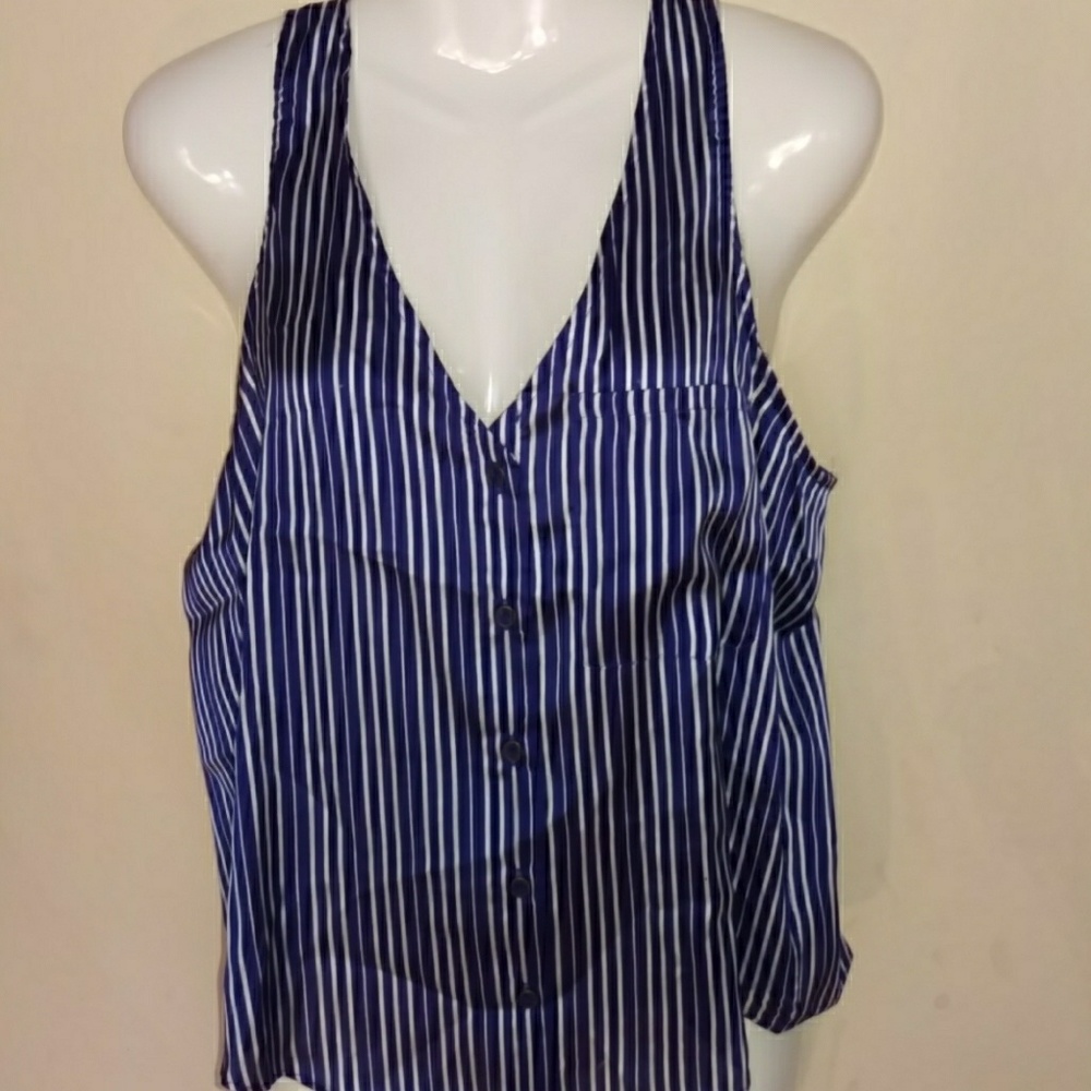 Satin open back Striped button up tank - Picture 4 of 7